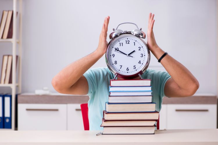 how time management is among the problem students face and its solutions accordingly 